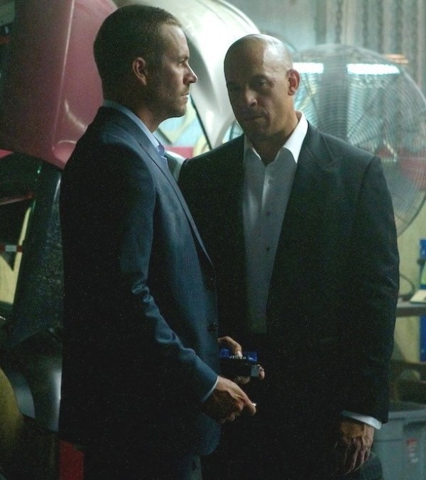 Vin Diesel a Paul Walker vo filme Rýchlo a zbesilo 7